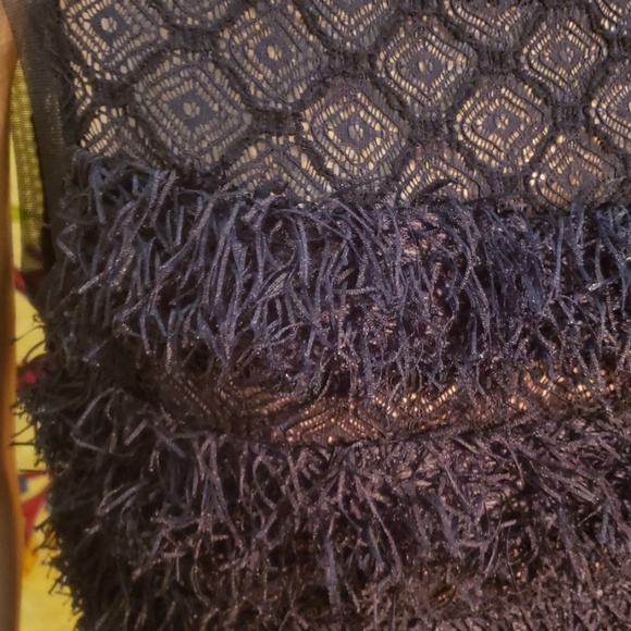 BCBG MAXAZRIA fringe knit sleeveless blouse small - Picture 5 of 8